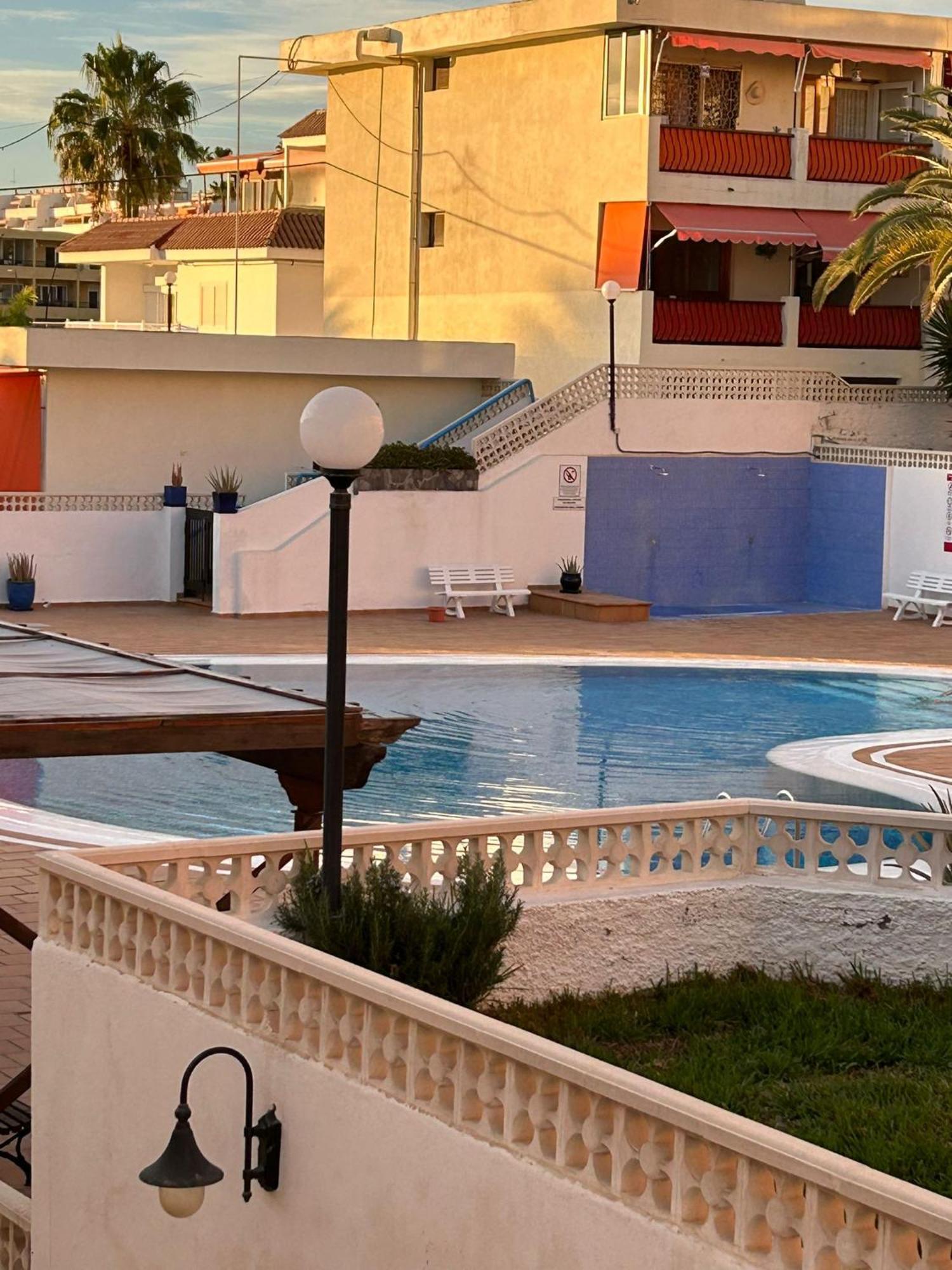 Prime Beachfront Location, Free Parking, Steps To The Sand Лос-Крістіанос Екстер'єр фото